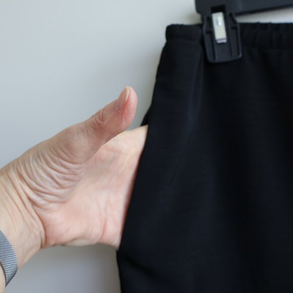 Elastic Waist - Wide Leg Black Pants - Size Small  - Side Pockets - Reitmans - Picture 5 of 13